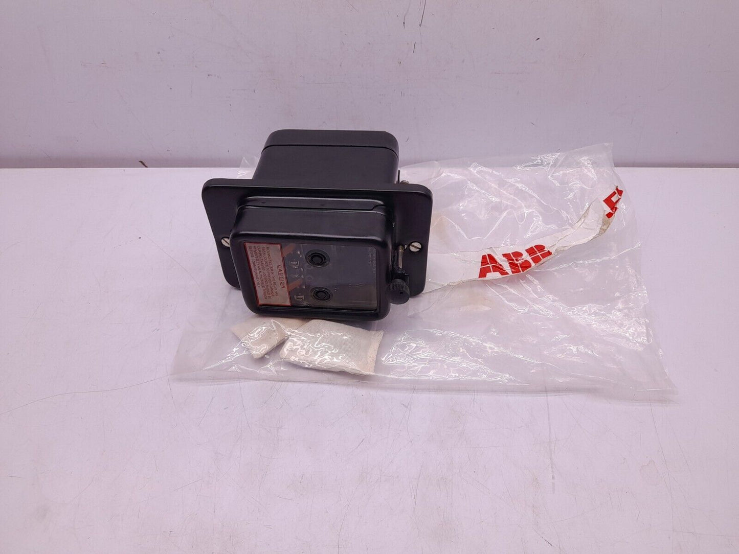 ABB CV2D2J Auxiliary Relay 24VDC 1MYN563627-ABB