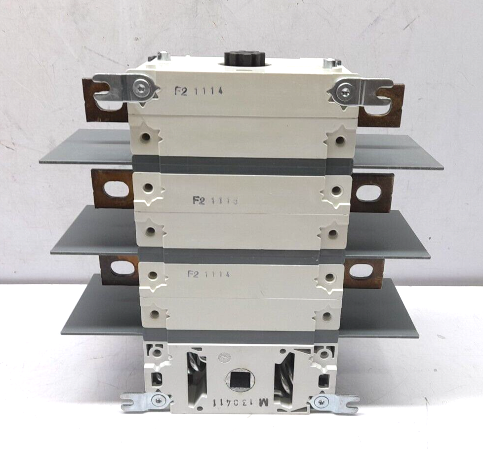 ABB 1SCA022747R6490 Switch Disconnector OT400U03 Ith = 400A Without Knob Handle