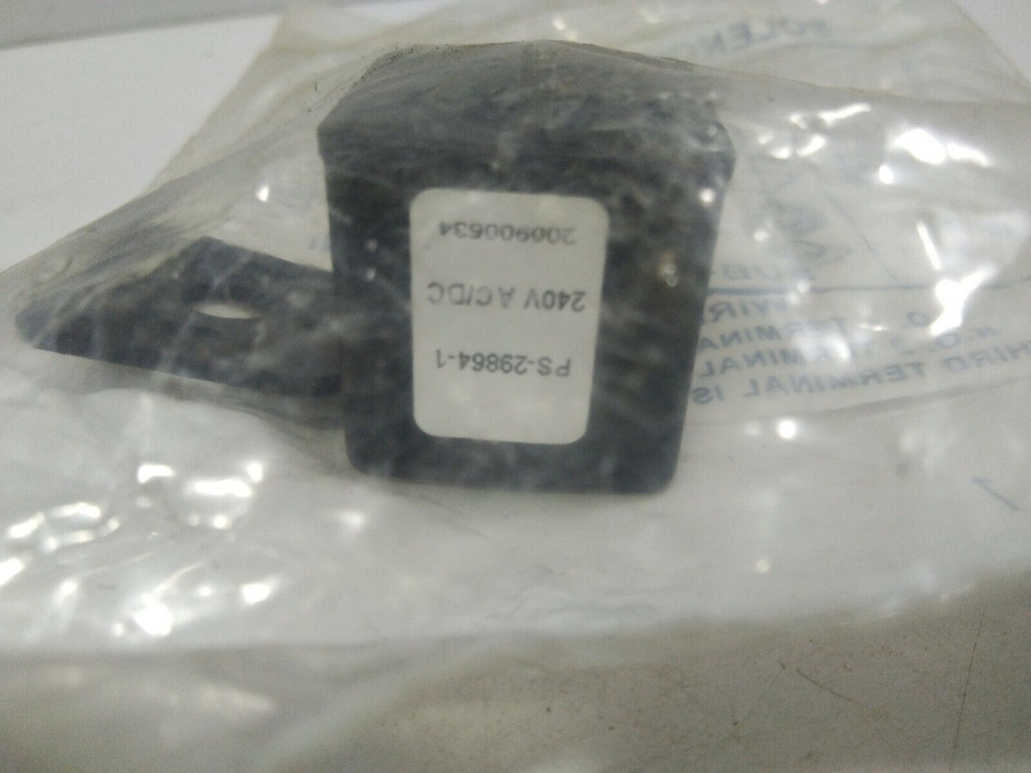 SUB-MICRO SOLENOID CONNECTOR 29864-1
