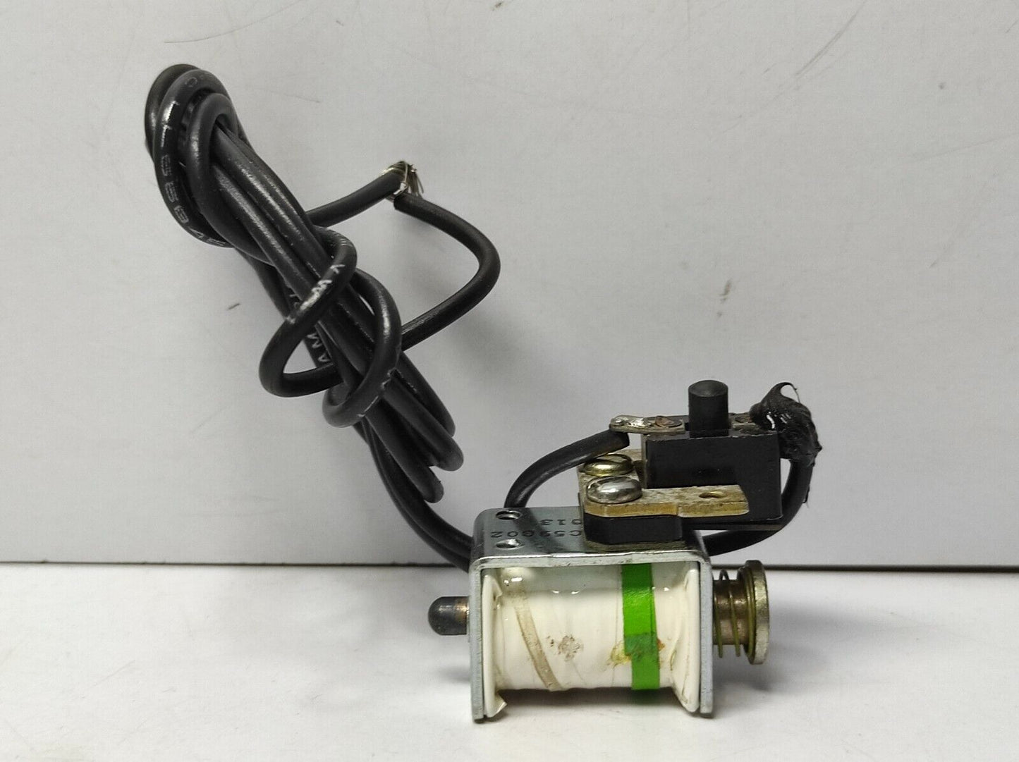 Westinghouse 2609D39G19 FB Shunt Trip RH 2 OR 3P 120VAC With Cut Off Switch