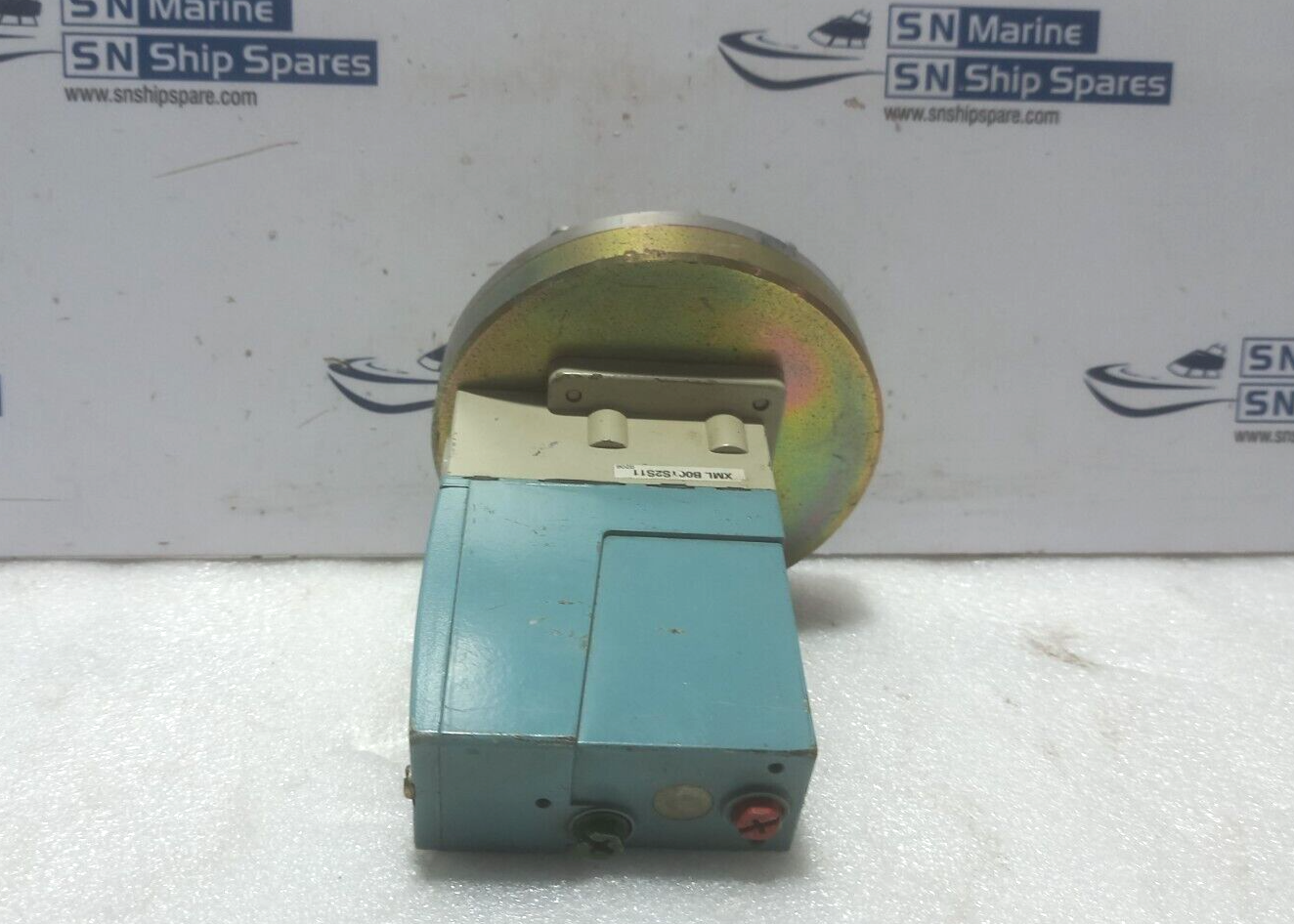 Telemecanique XMLB001S2S11 Pressure Switch Ui: 500V AC15 Ue: 240V Square D