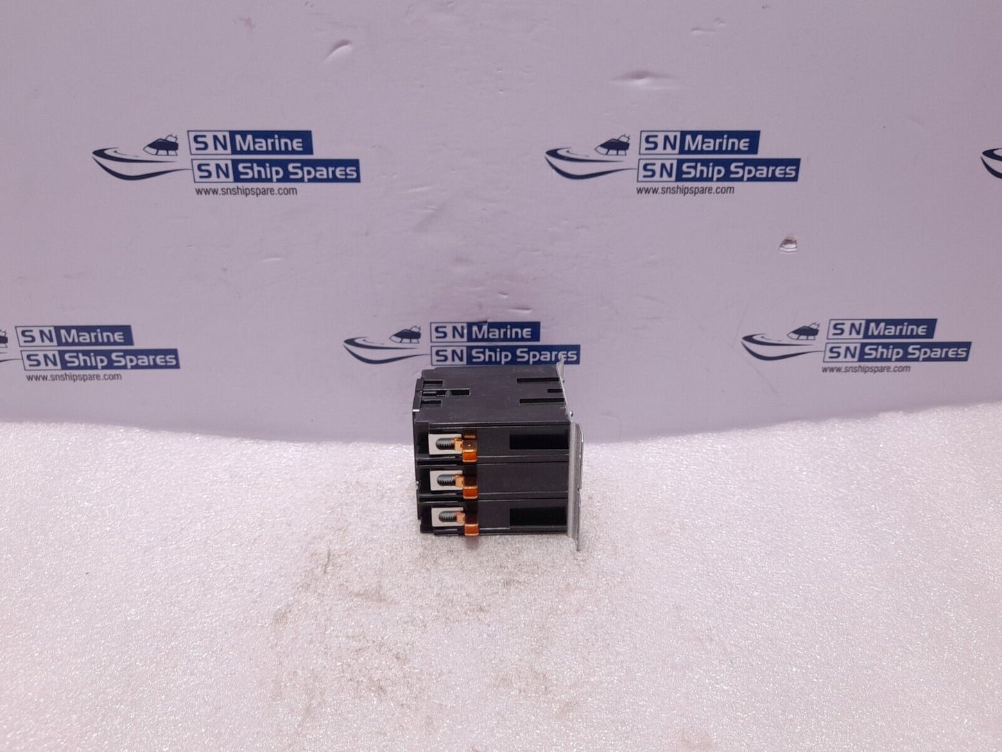 ABB DP40C3P-F Definite Purpose Contactor 3P 24VAC 50/60Hz NOV 1049327
