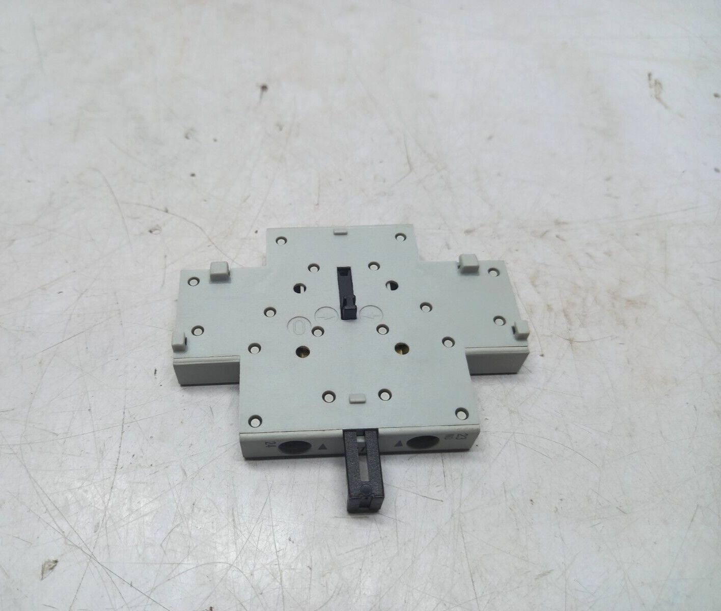 Allen Bradley 100-SD10 Auxiliary Contact Block 600 AC max. 10A A600 Q600