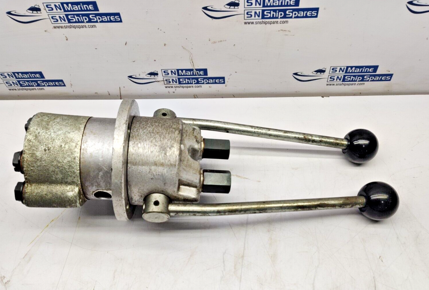Rexroth 4TH7 H 06-10/N 01 Hydraulic Remote Control Valve 07140953