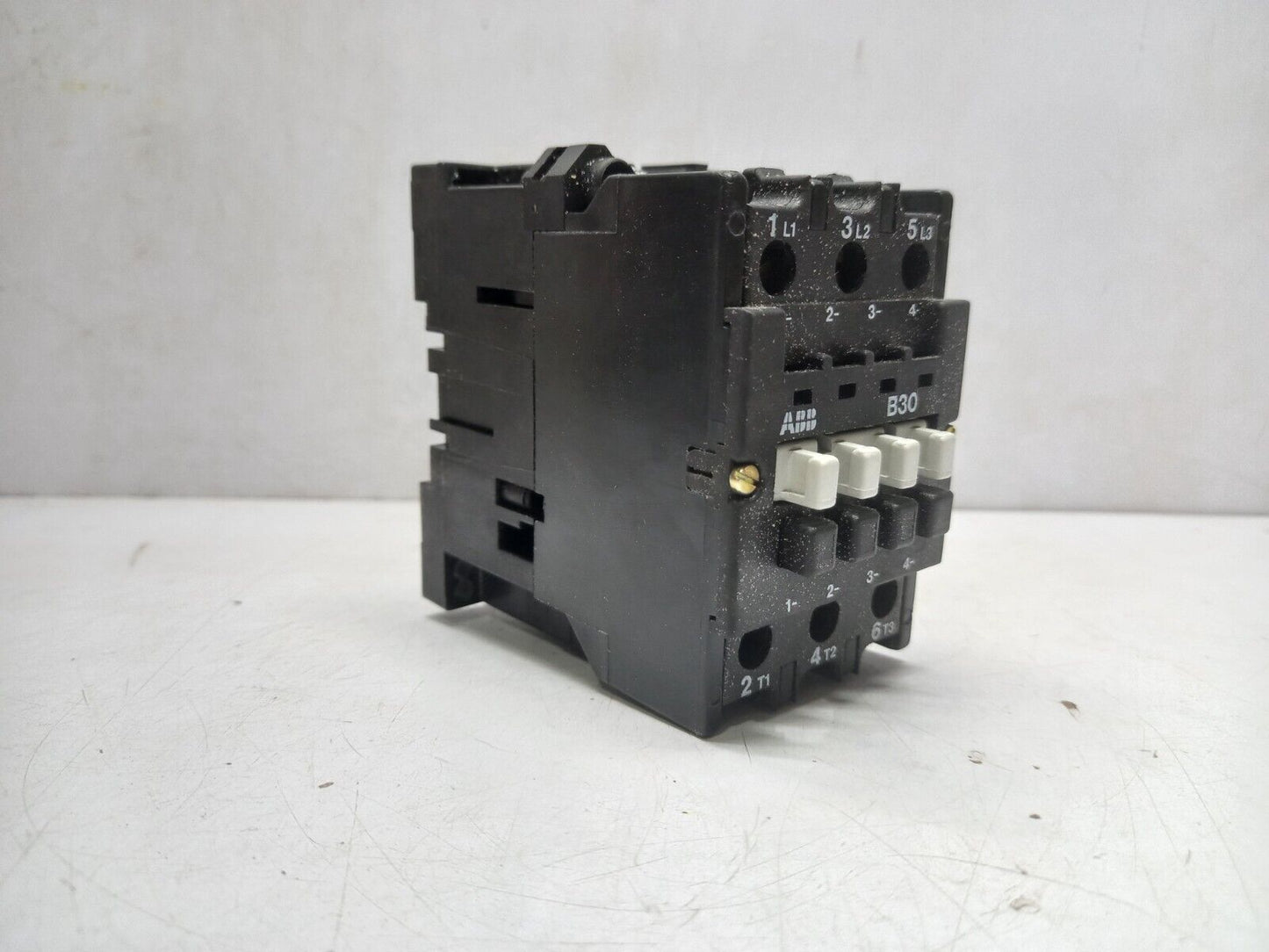 ABB B30-30-00 Overprotective Contactor 110-115V 50Hz 110-127V 60Hz