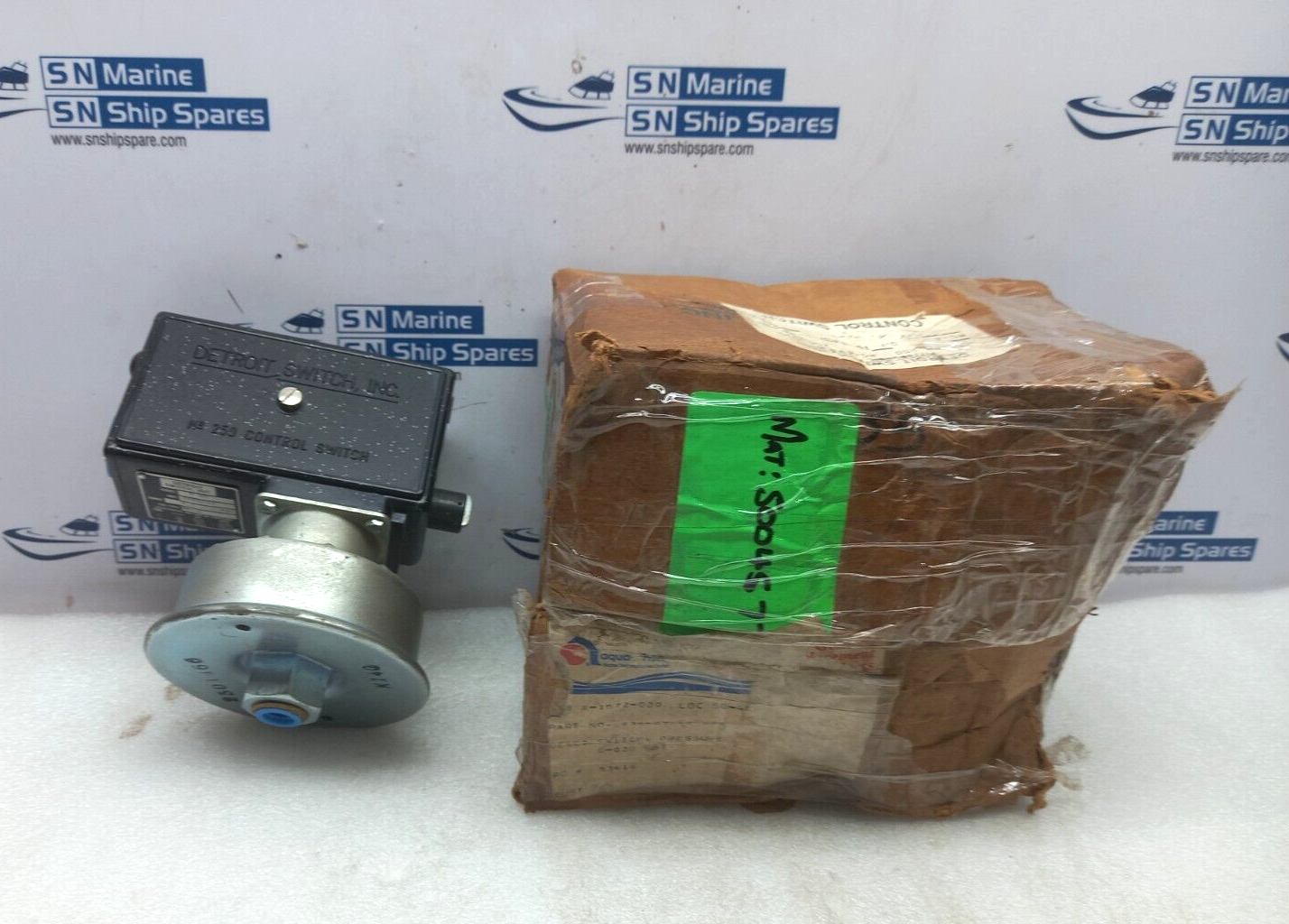 Detroit Switch 2503039 Pressure Switch Model RC4 S N Marine