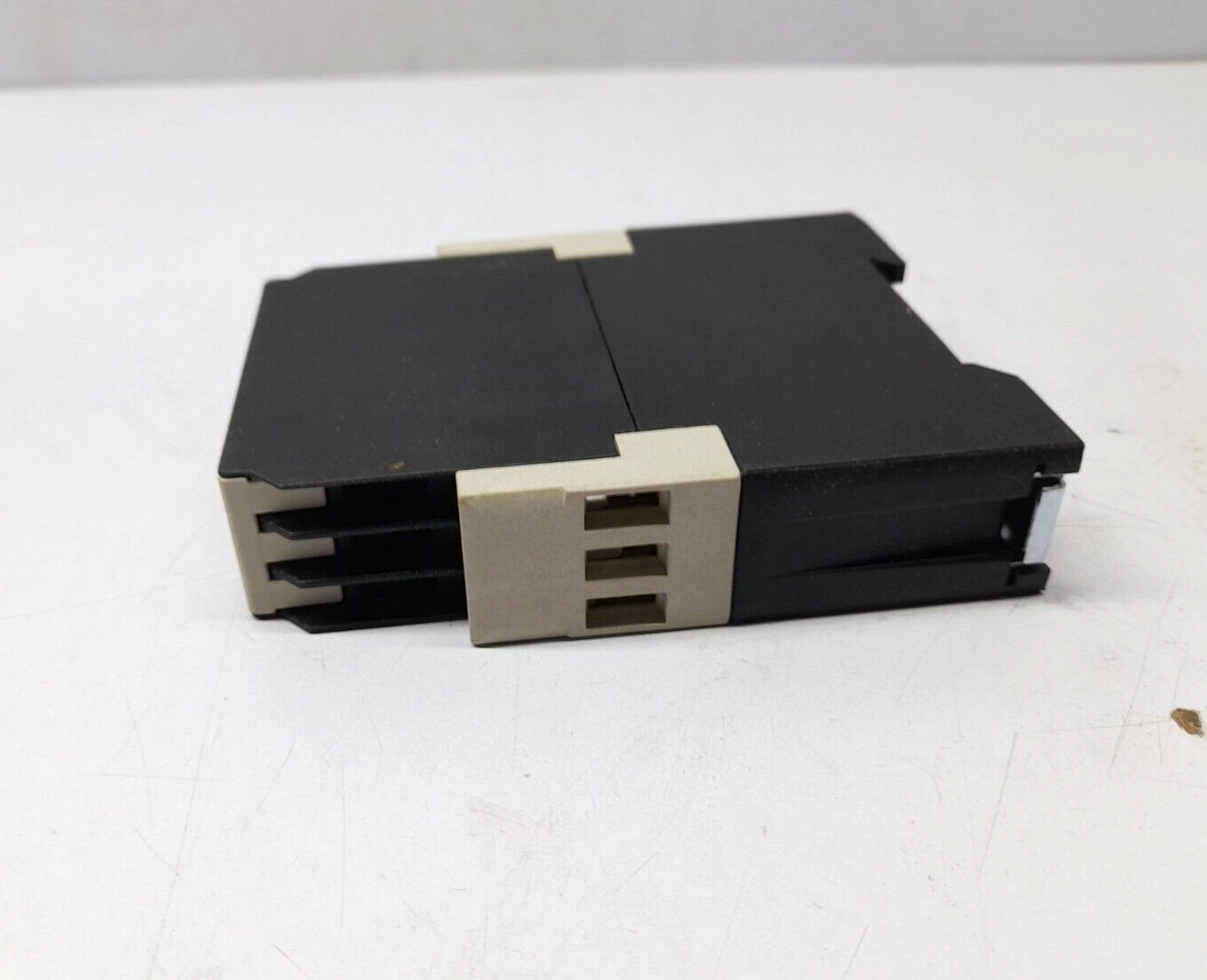 Telemecanique RE4-TL11BU Time Delay Relay RE4 TL11BU 0.05s-300h 24VDC 110-240VAC