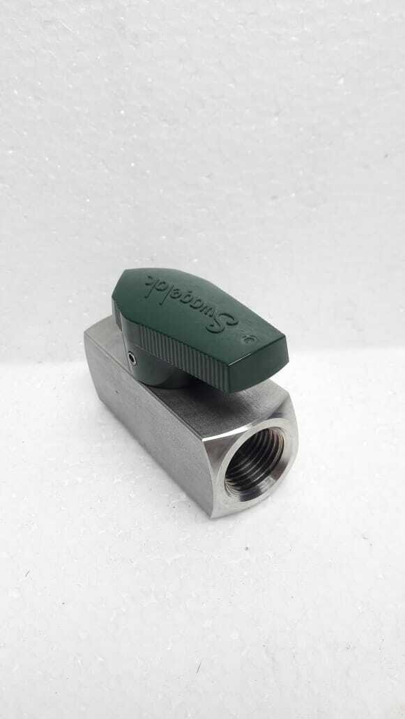 Swagelok SS-8P6T4 Valve SS8P6T4