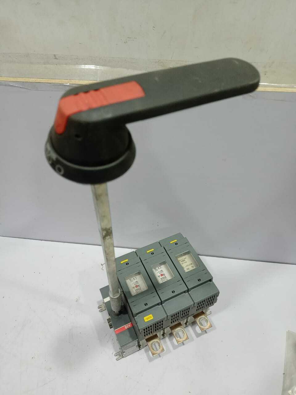 ABB OS 250D03 Fused Disconnect Switch Ith 250A 50…60Hz 690V 250A AC-23A OS250D0