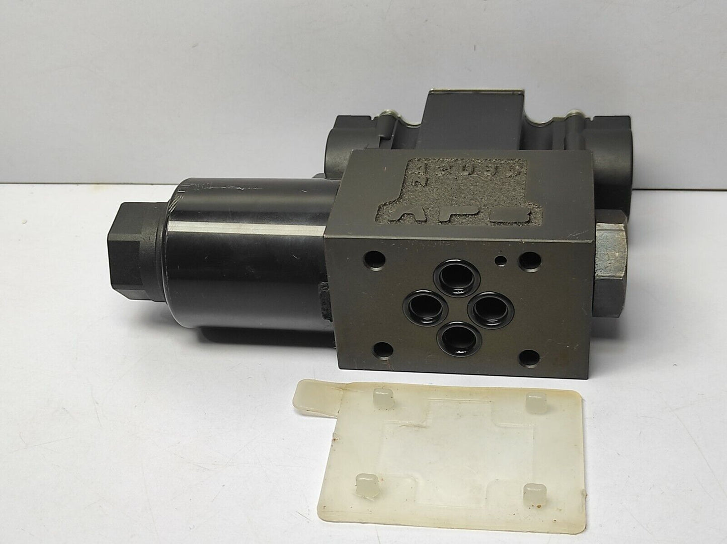 Yuken DSG-01-2B2-R110-70 Directional Valve DSG012B2R11070