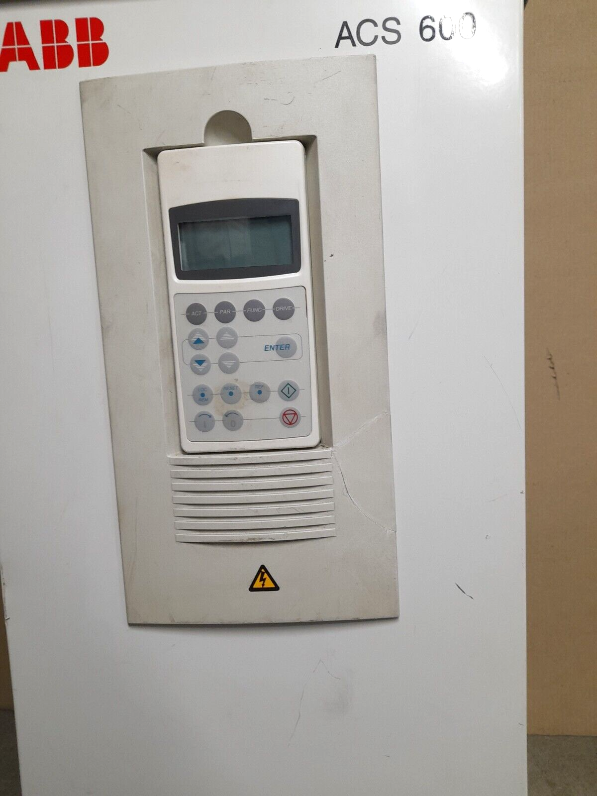 ABB ACS600 ACS61100705 S00B1200901 AC Drive ACS61100705S00B1200901 Code 64419471