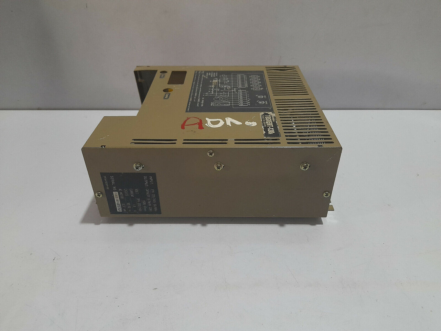 Toshiba Tosvert-130E Transistor Inverter IN IPH 22/240V 50/60Hz OUT 0.75kVA