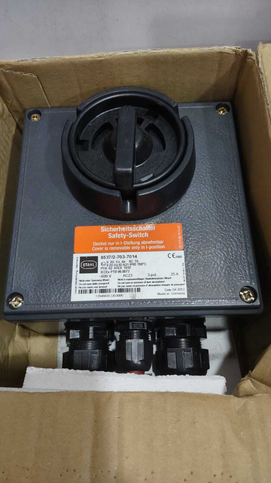 Stahl 8537/2-703-7014 Safety Switch 3Pole 25A 853727037014