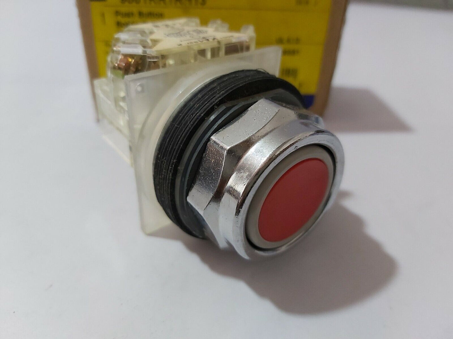 SQUARE D 9001KR1RH13 RED PUSH BUTTON SER-J