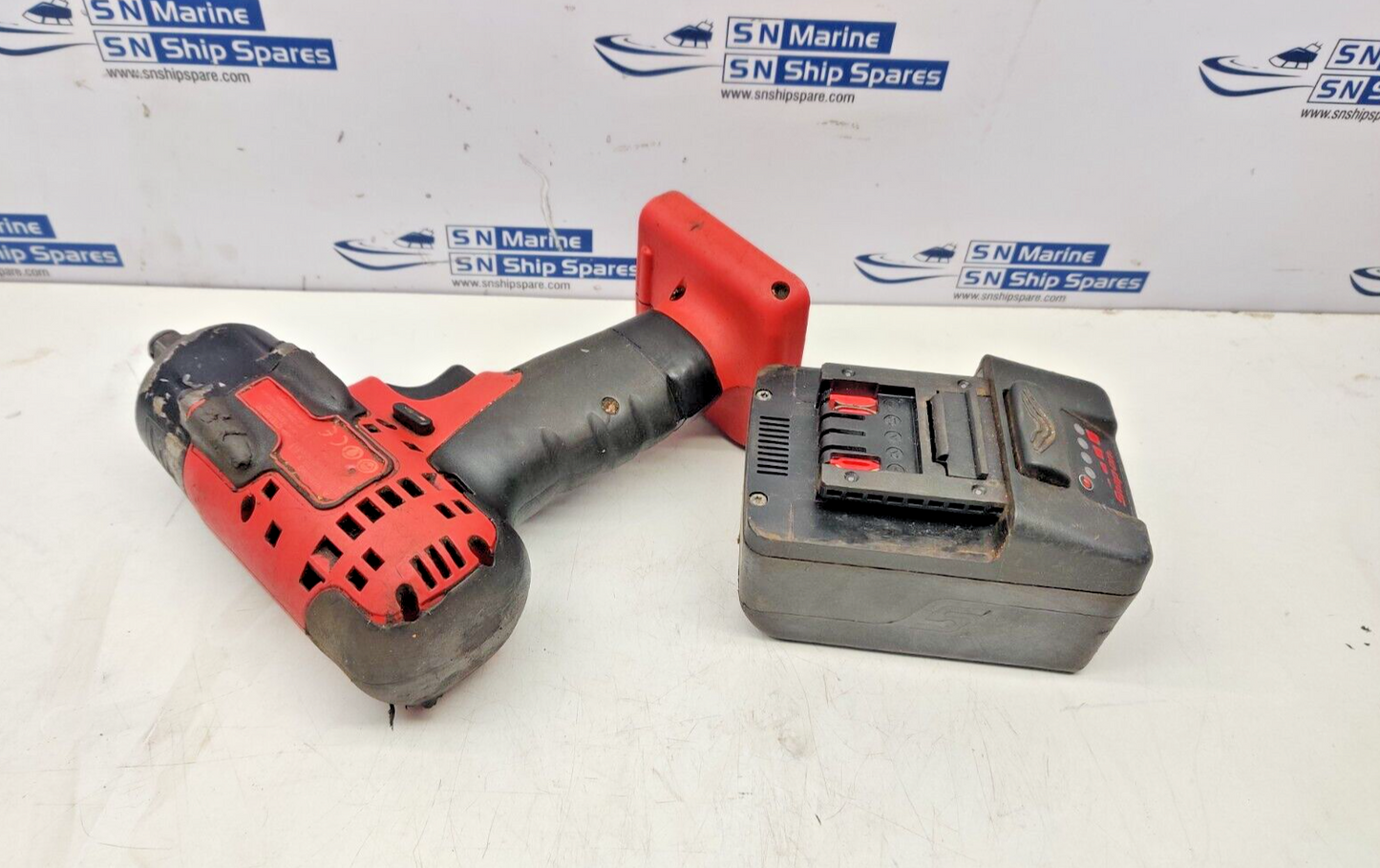 Snap-On CTEU8815B Impact Gun 18V 0-2400/min With 1 Battery