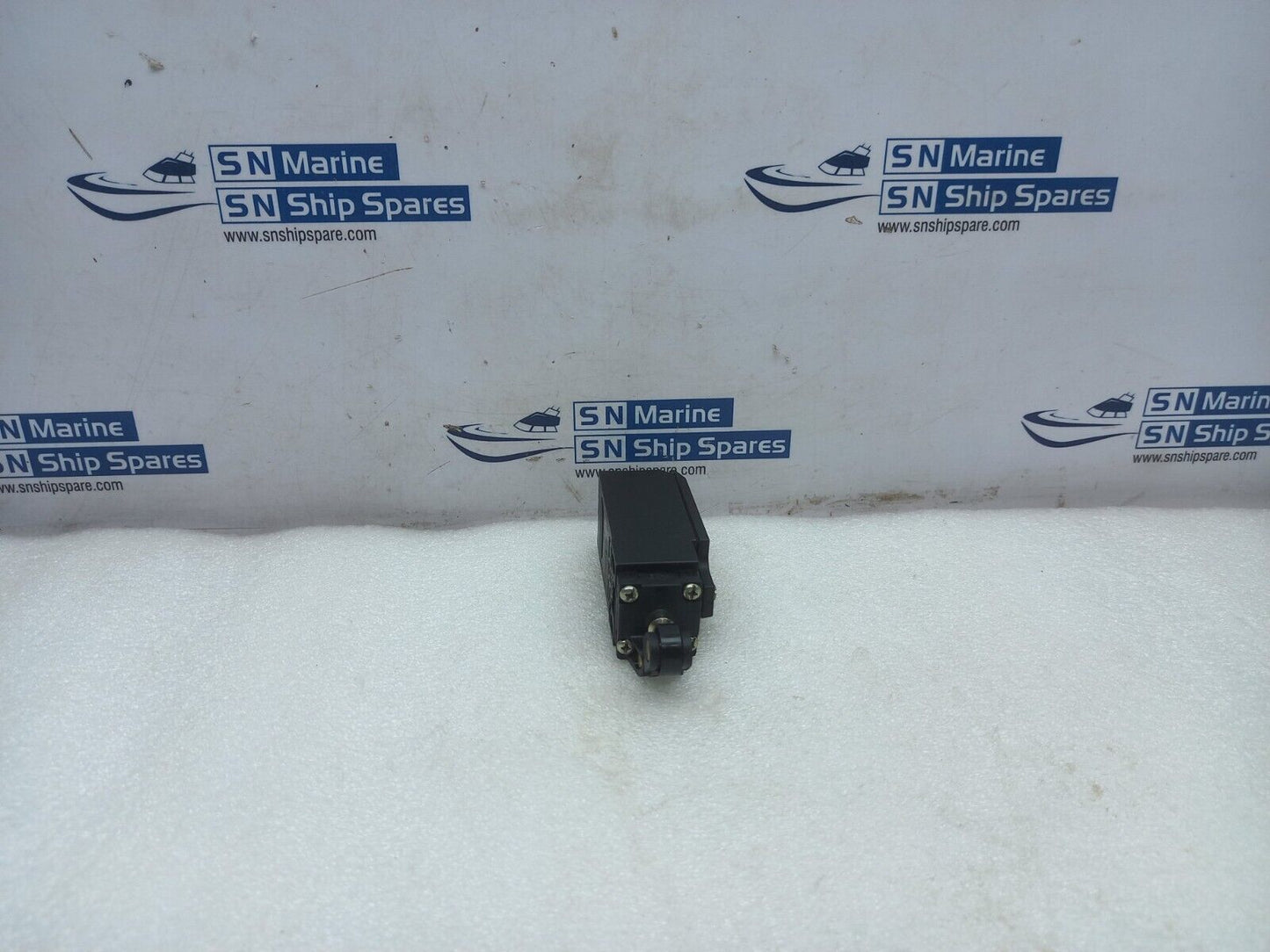 Telemecanique XCK-P121 Limit Switch Ui: 500V Uimp: 6KV XCK-P 312.924.22