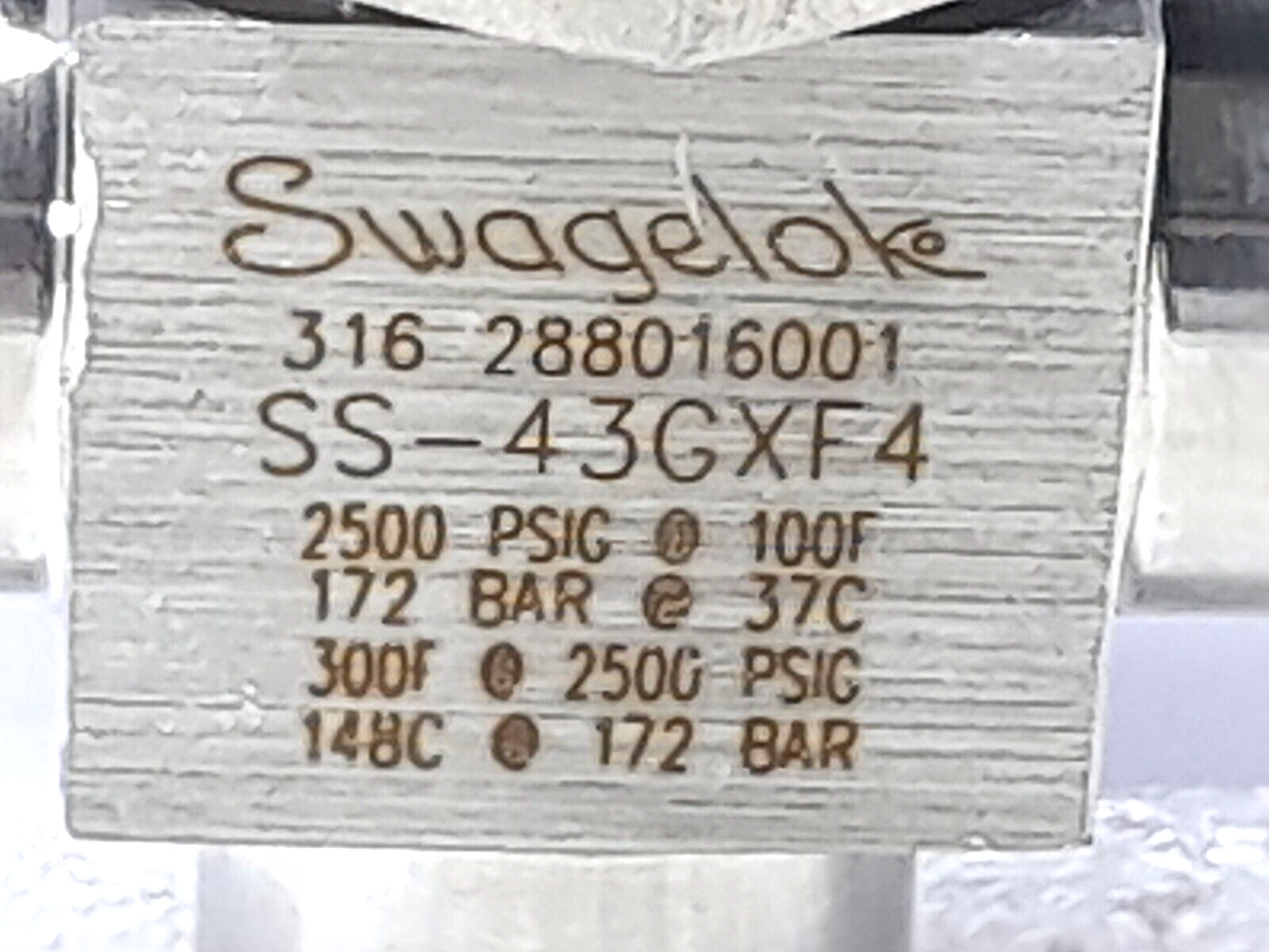 Swagelok SS-43GXF4 Ball Valve NOV 1112704 2500 PSIG @ 100F 172 Bar @ 37C