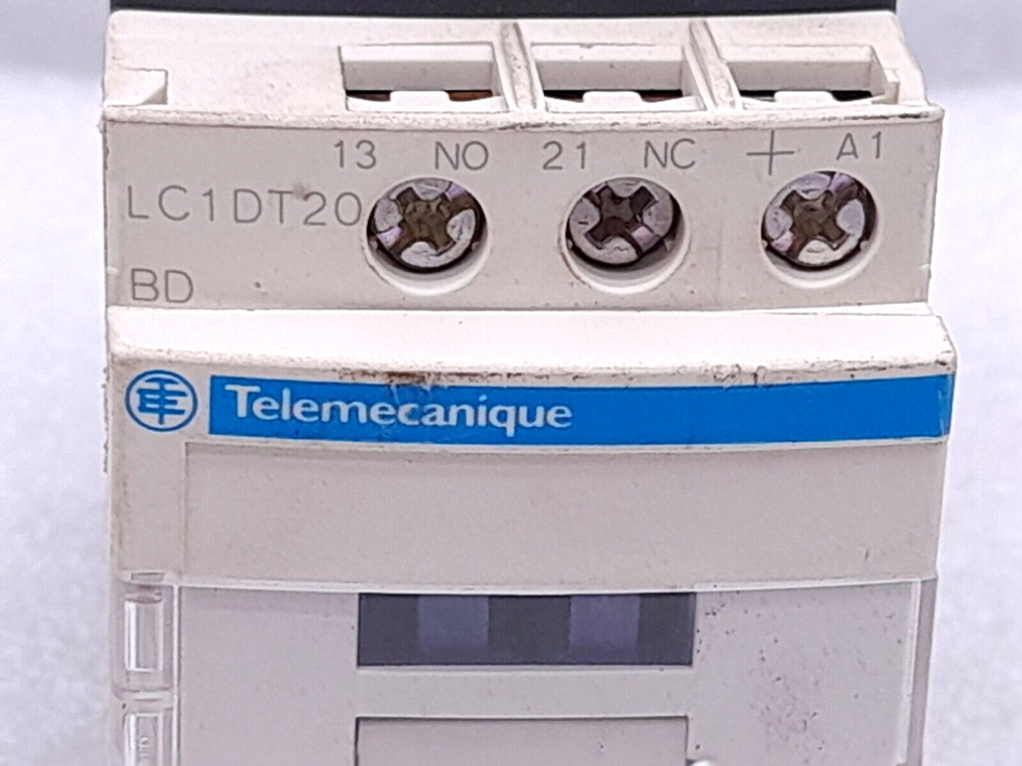 Telemecanique LC1DT20 Contactor Ith 20A Ui 690V 24VDC LAD4TBDL 5-24V