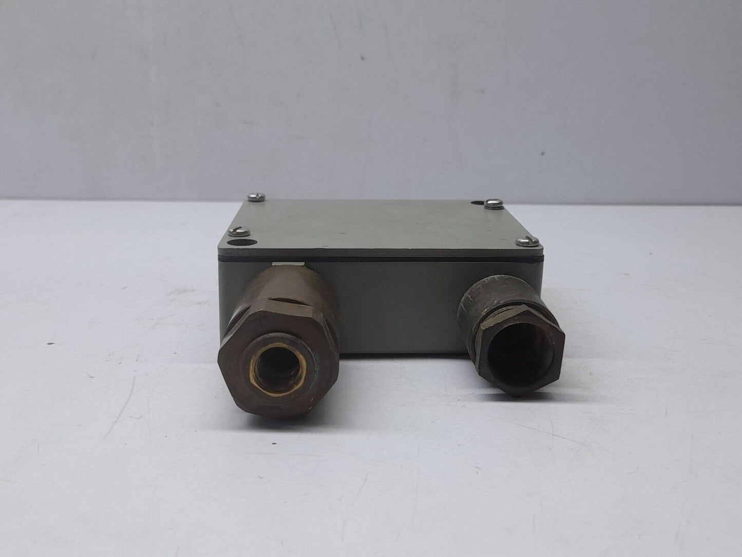 Trafag 904.2377.903 Pressure Switch Range 0…6 Bar 0…0.3 MPa Pmax 12 Bar 1.2 MPa