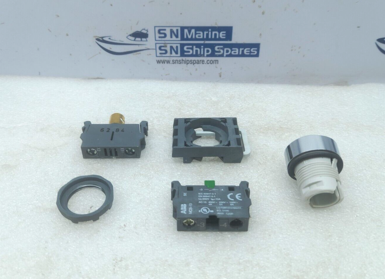 ABB MCBH-101 Contact Block & ABB MP1-31G Pushbutton Oil States 5605972071G