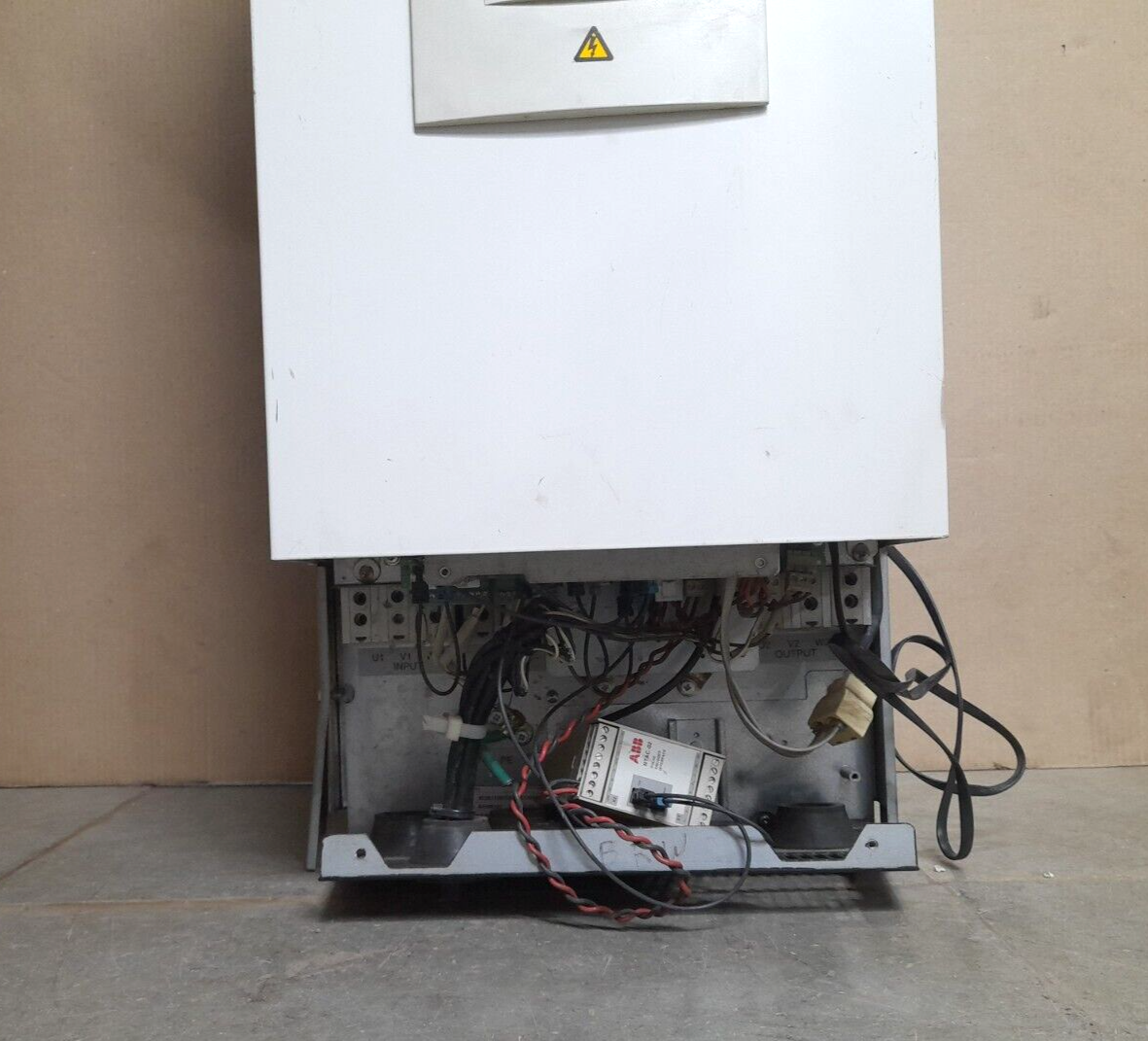 ABB ACS600 ACS61100255 D00E1200901 AC Drive ACS61100255D00E1200901 Code 64598392