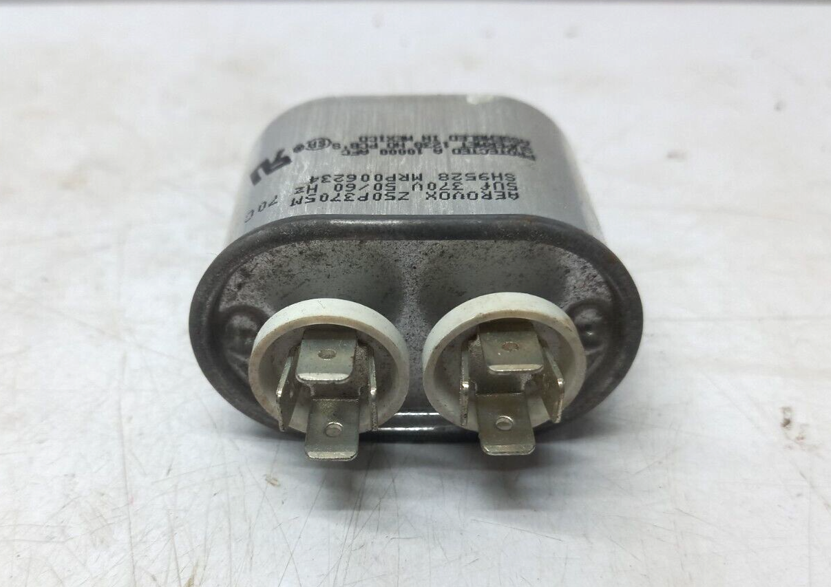 Aerovox Z50P3705M Capacitor 5Uf 370V 50/60Hz 70C