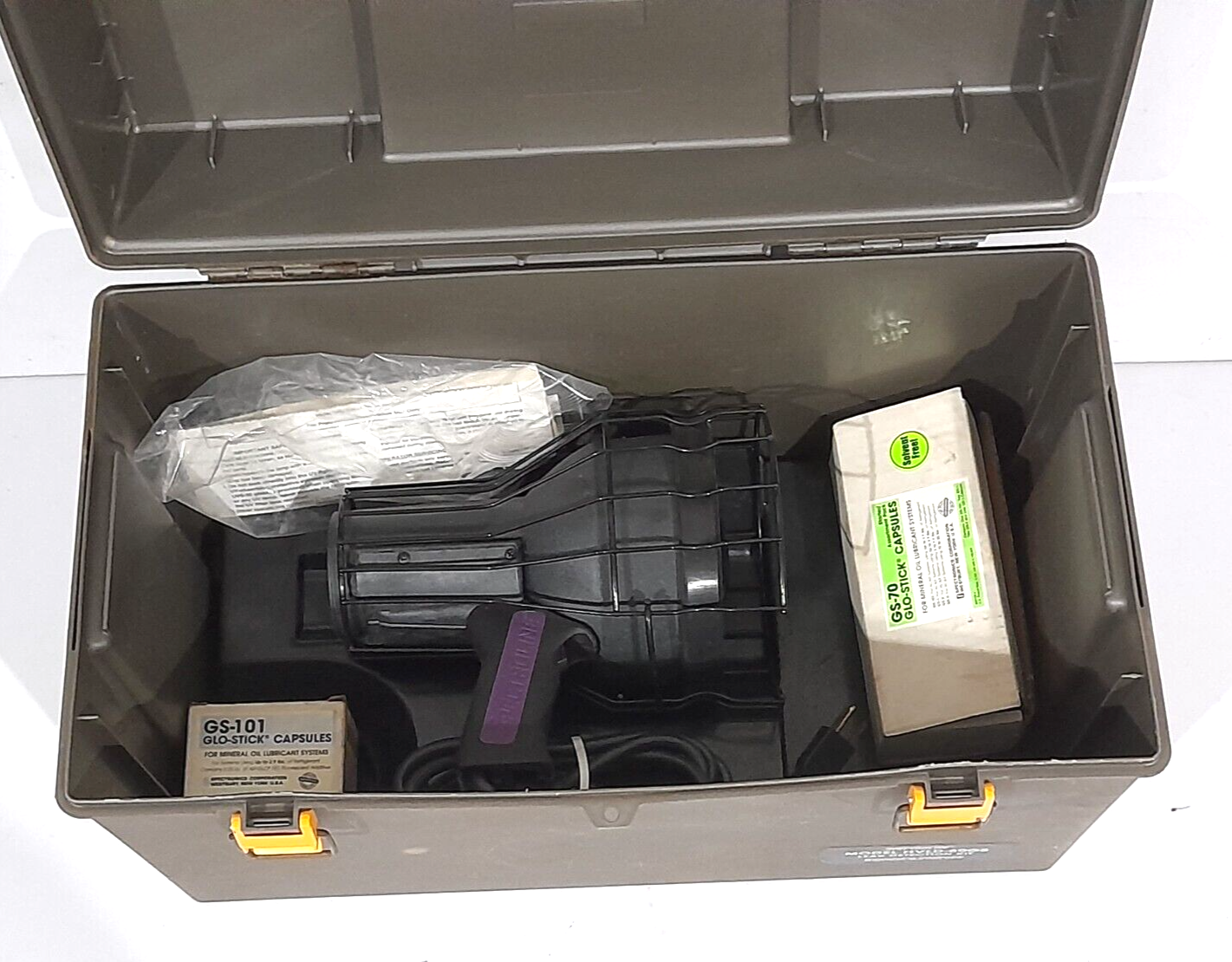 Spectronics Spectroline HVLD-80GS Leak Detection Kit BIB-150P Ultraviolet Lamp 1