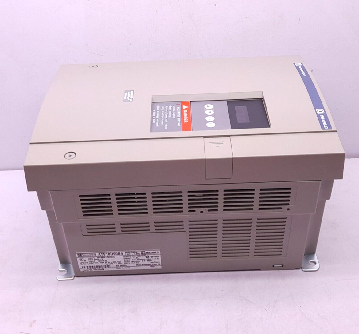 Telemecanique Square D ATV18U90N4 AC Speed Drive Frequency Converter