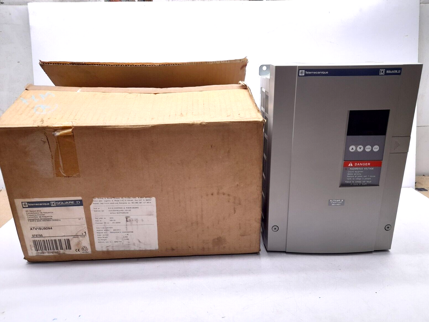 Telemecanique Square D ATV18U90N4 AC Speed Drive Frequency Converter