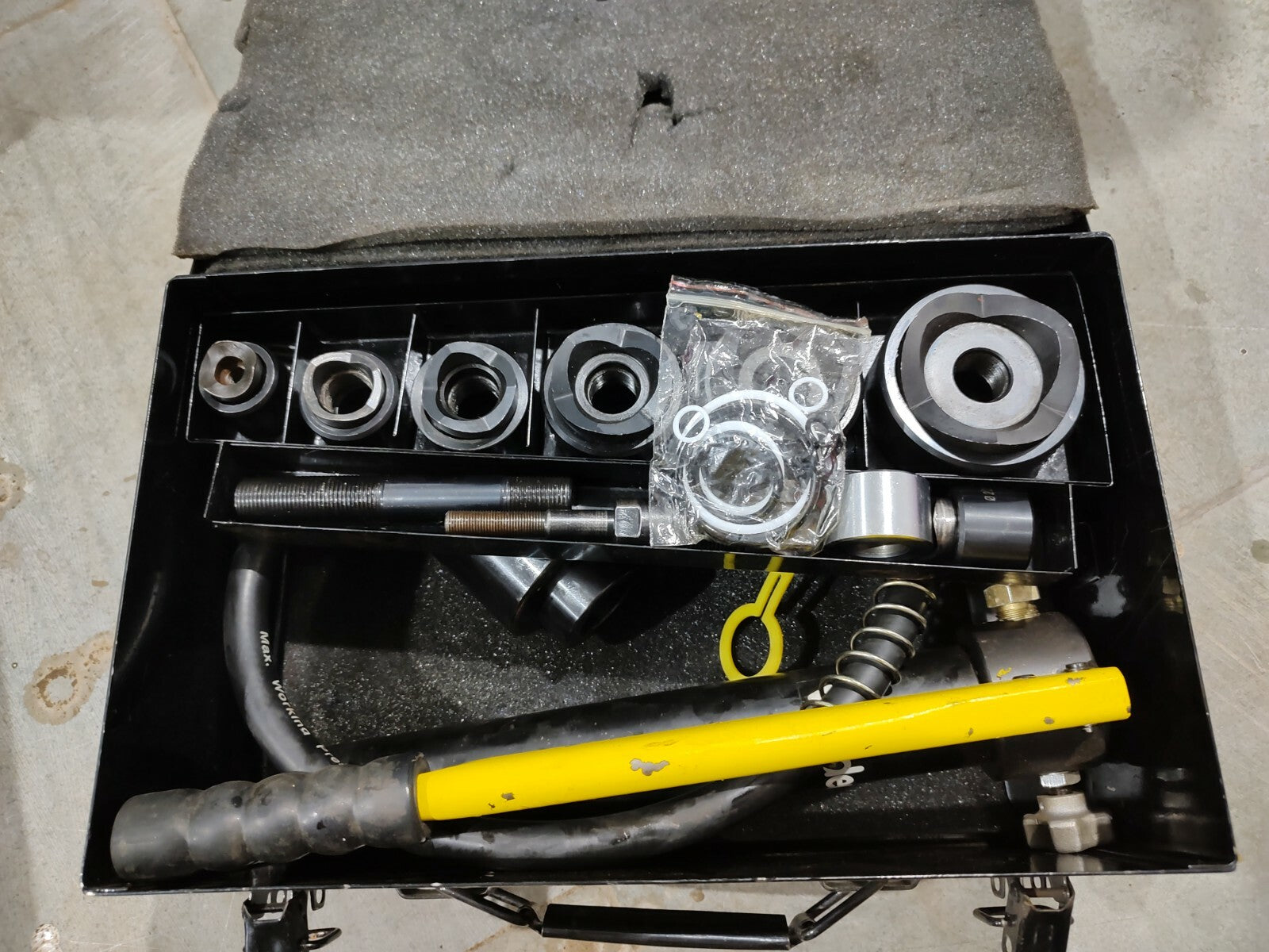 f5336a5d-3f19-4409-9059-23563e64a65d