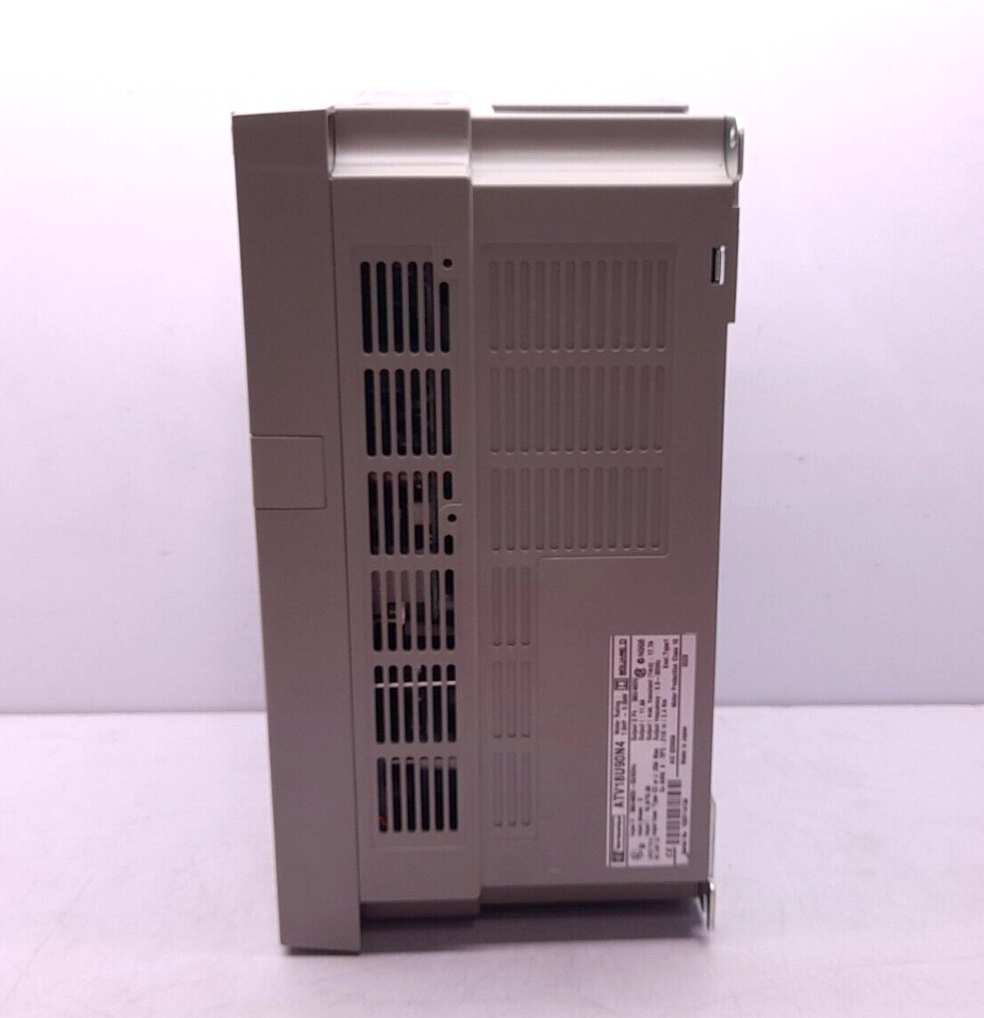Telemecanique Square D ATV18U90N4 AC Speed Drive Frequency Converter