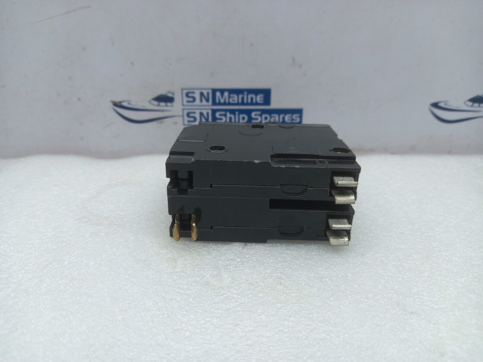 Square D Q0215 Circuit Breaker 2Pole Type: QO-X 240V 1Ph. 50/60Hz