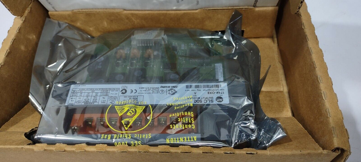 ALLEN BRADLEY 1746-OX8 OUTPUT MODULE SLC 500 SER-A 1746OX8
