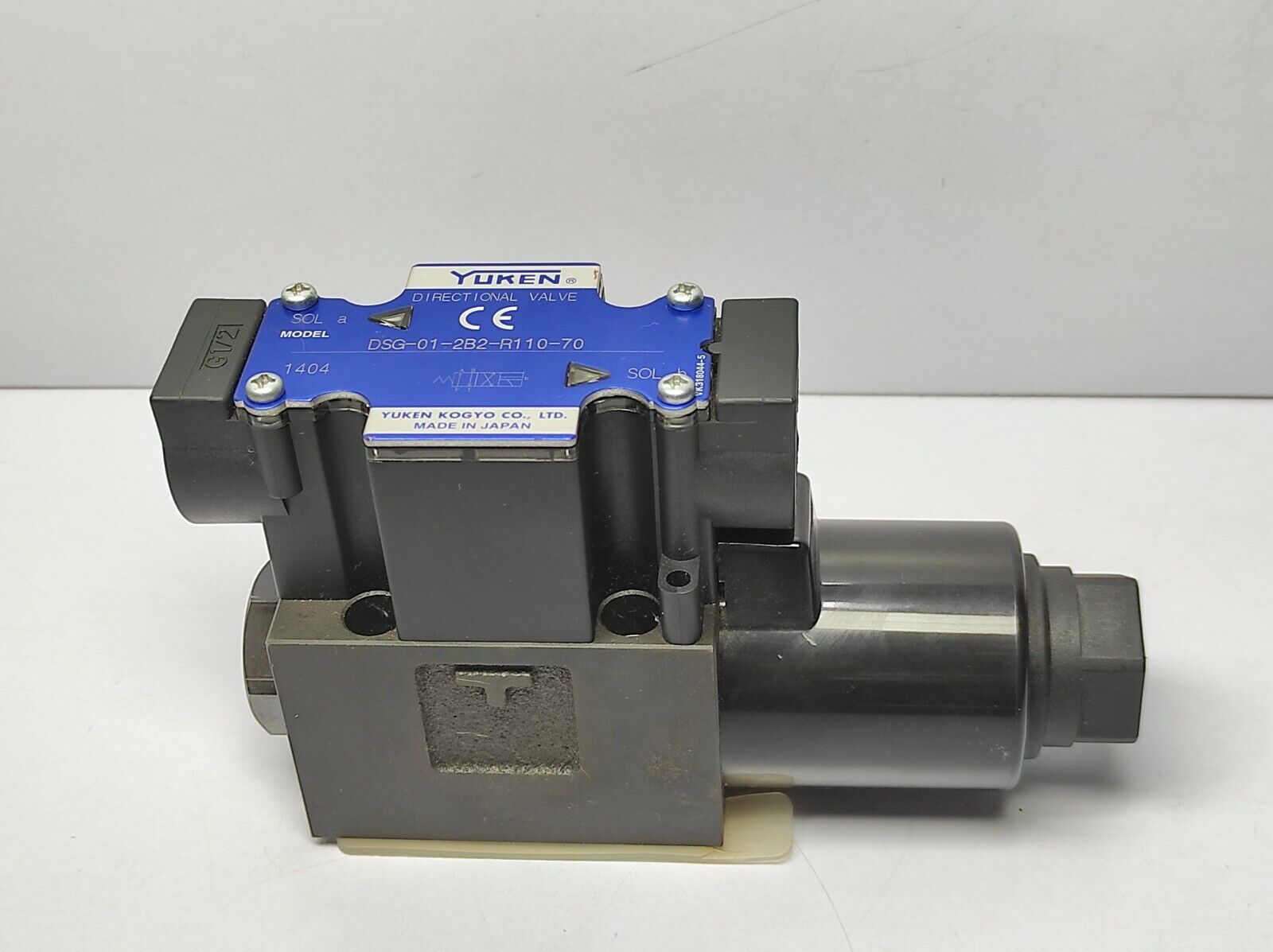 Yuken DSG-01-2B2-R110-70 Directional Valve DSG012B2R11070