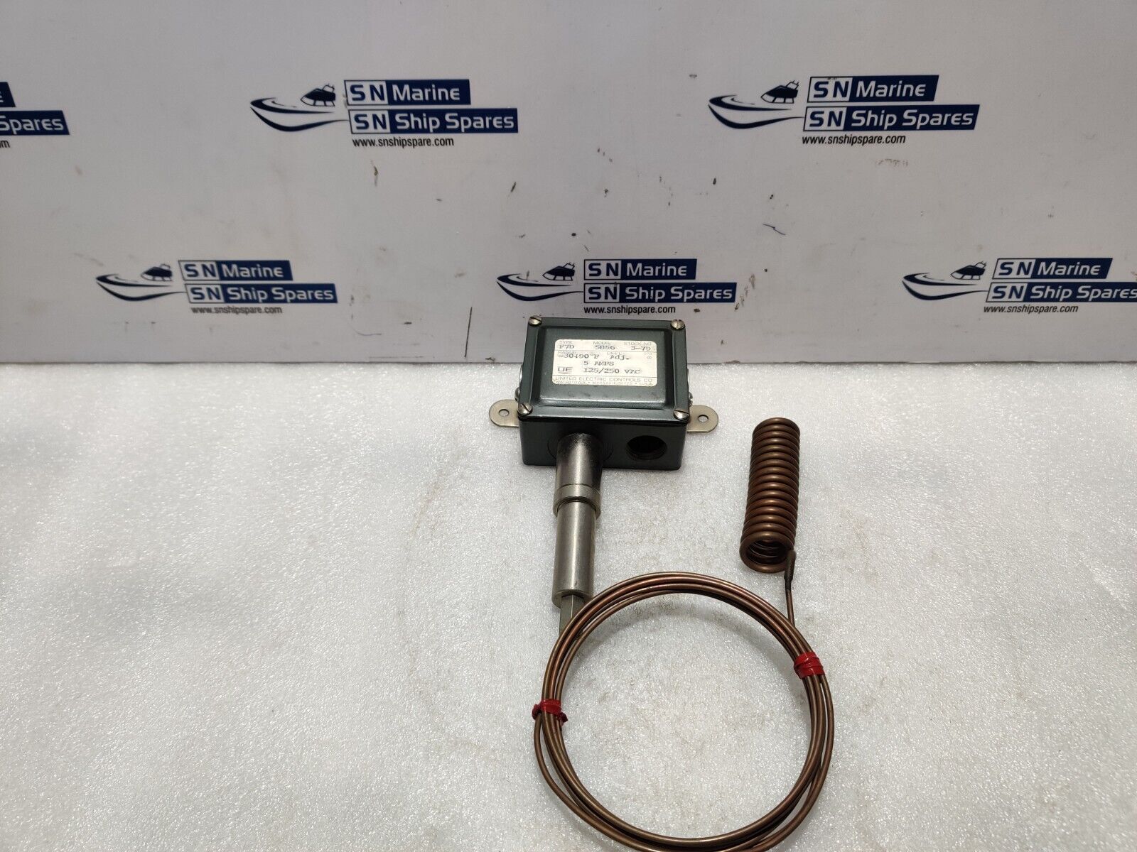United Electric Controls  5856 Temperature Controller Type: F7D