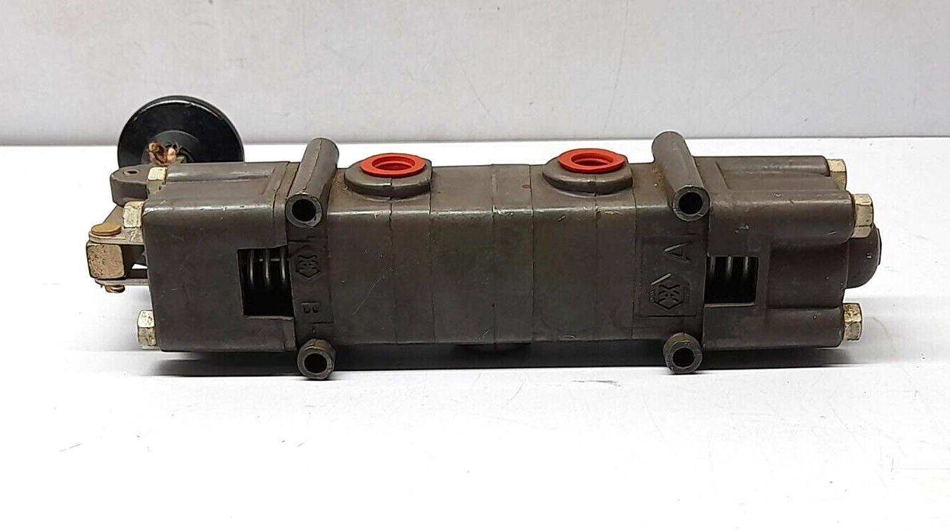 Wabco Fluid Power Division PC PD20043-5403 Pilotair ¼ D