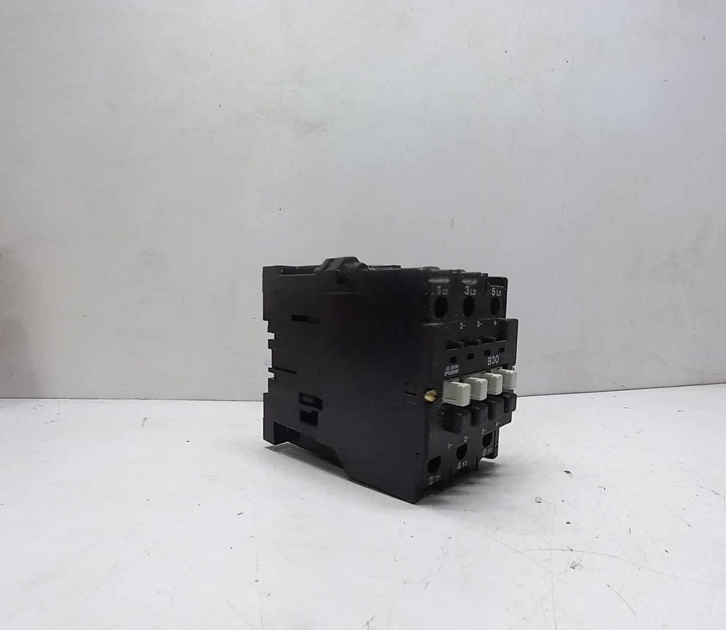 ABB B30-30-00 Overprotective Contactor 110-115V 50Hz 110-127V 60Hz