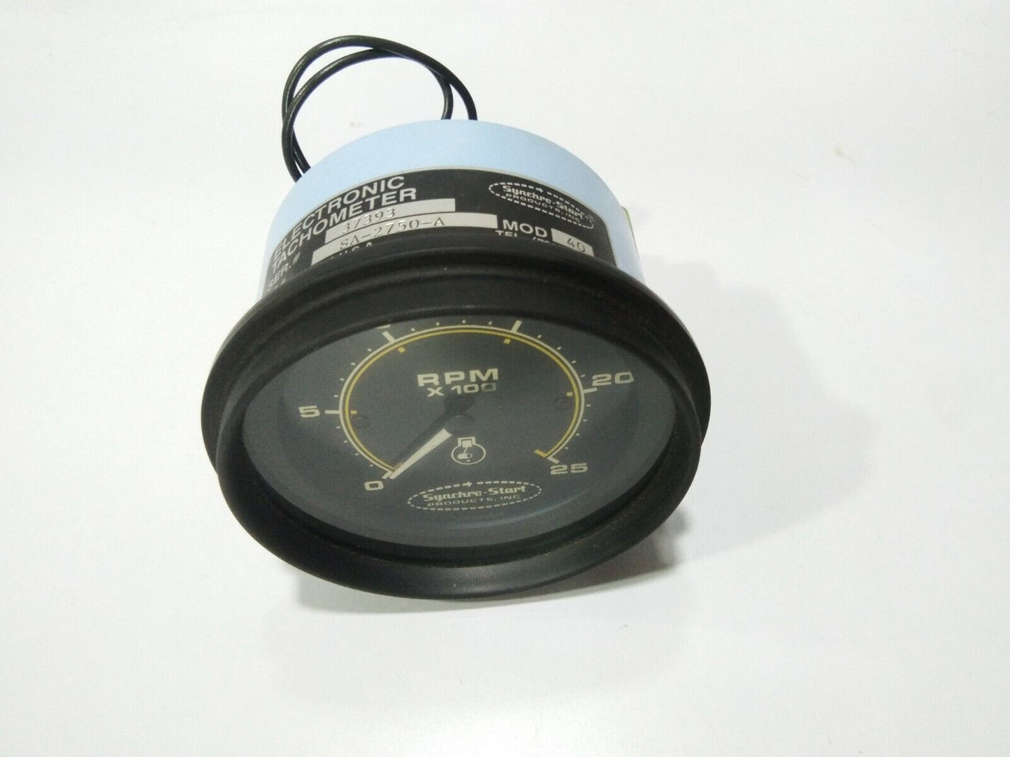 SYNCHRO-START SA-2750-A ELECTRONIC TACHOMETER MOD 40 0-25 *100 RPM 12-32V