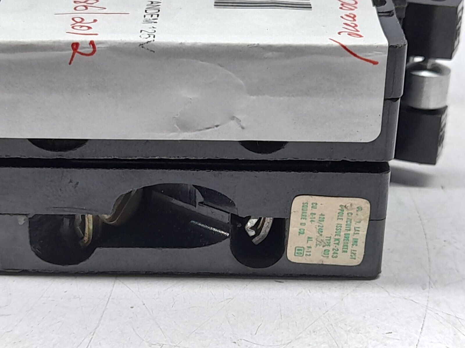 Square D QO21520 Circuit Breaker QO Two Pole Tandem 125V