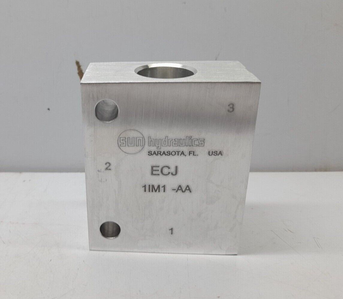 Sun Hydraulics ECJ Line Mount 3 Port Manifold 2935099 8 415411 57628-014-01