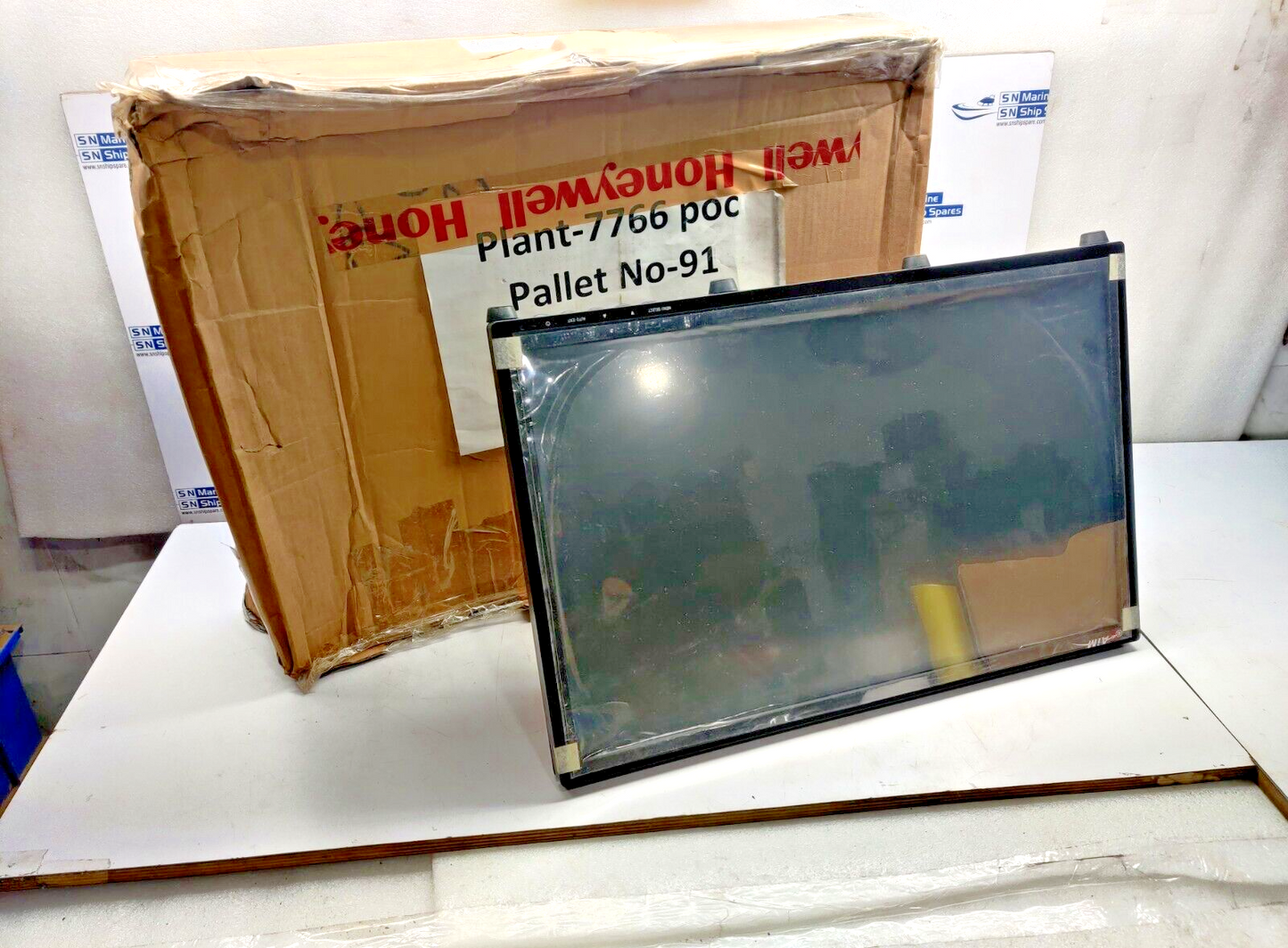 AiM Toun Technology AIM-TM5R220-G05W 22” Resistie Touch Monitor