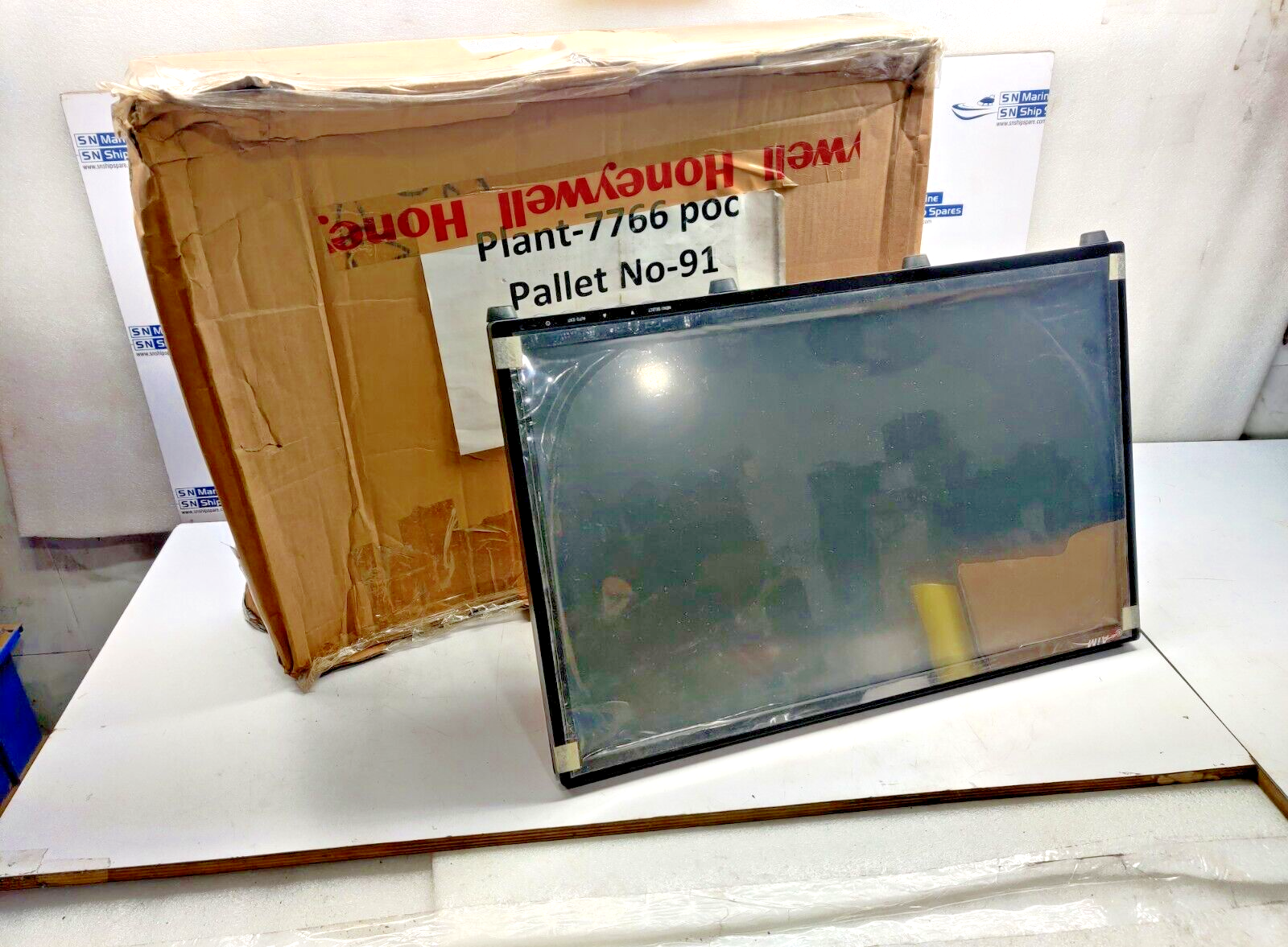 AiM Toun Technology AIM-TM5R220-G05W 22” Resistie Touch Monitor