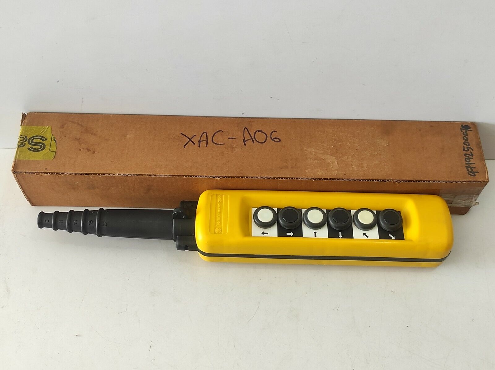 Telemecanique XAC A06 Pendant Control Station XACA06 Square D XAC-A06