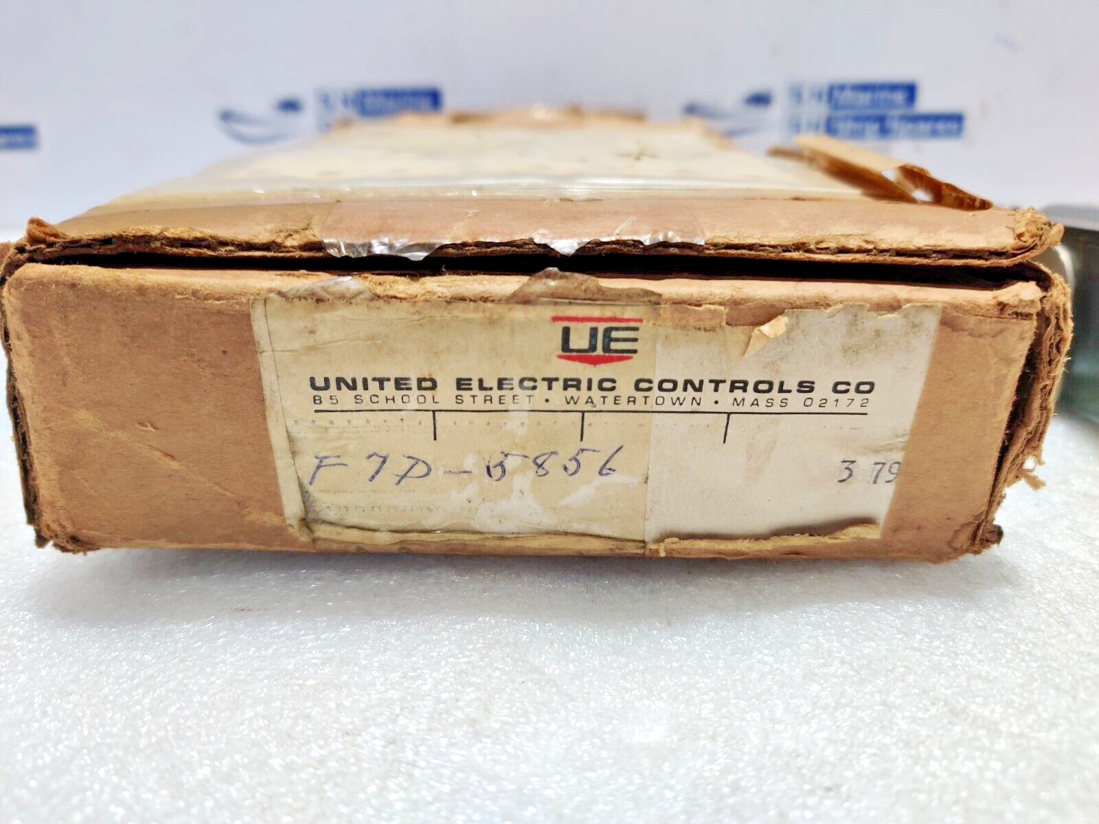 United Electric Controls  5856 Temperature Controller Type: F7D