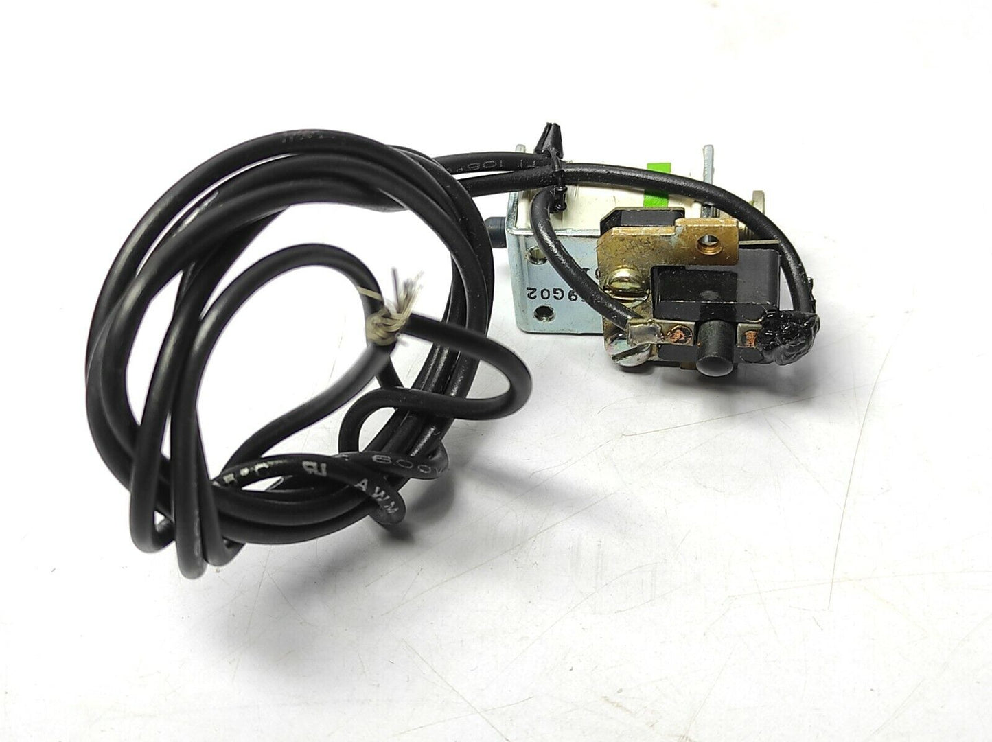 Westinghouse 2609D39G19 FB Shunt Trip RH 2 OR 3P 120VAC With Cut Off Switch