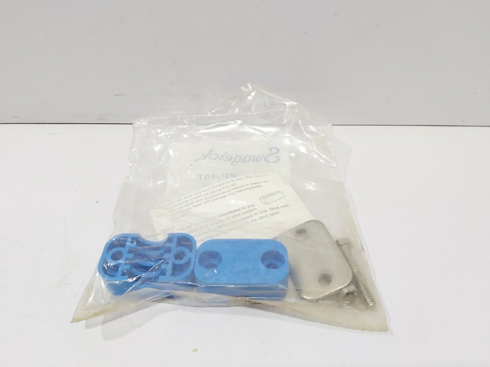 SWAGELOK 304-S3-PP-10T 5/8" SUPPORT SYSTEM 56-PCS LOT SALE 