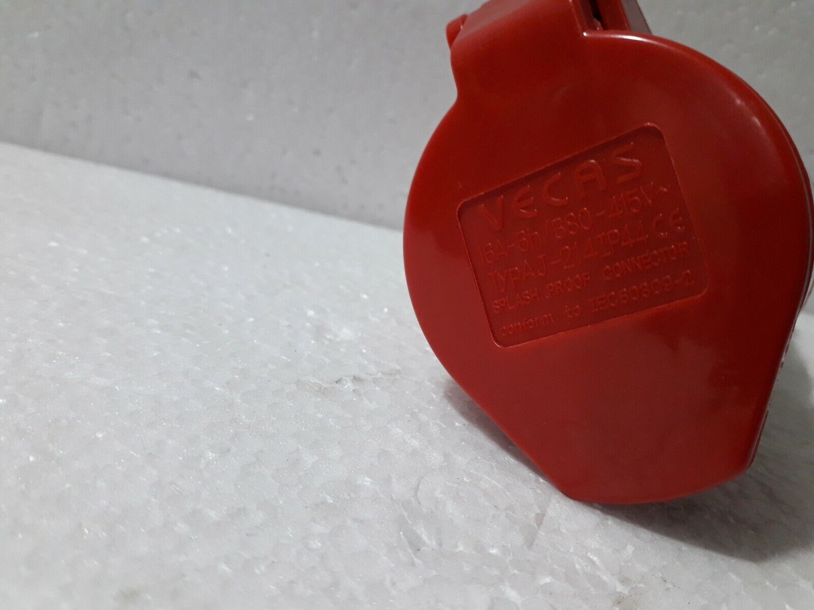 Vecas Coupler Power To Socket 16A-6H/380-415V AJ-214 IP44  17Pcs Lot Sale 