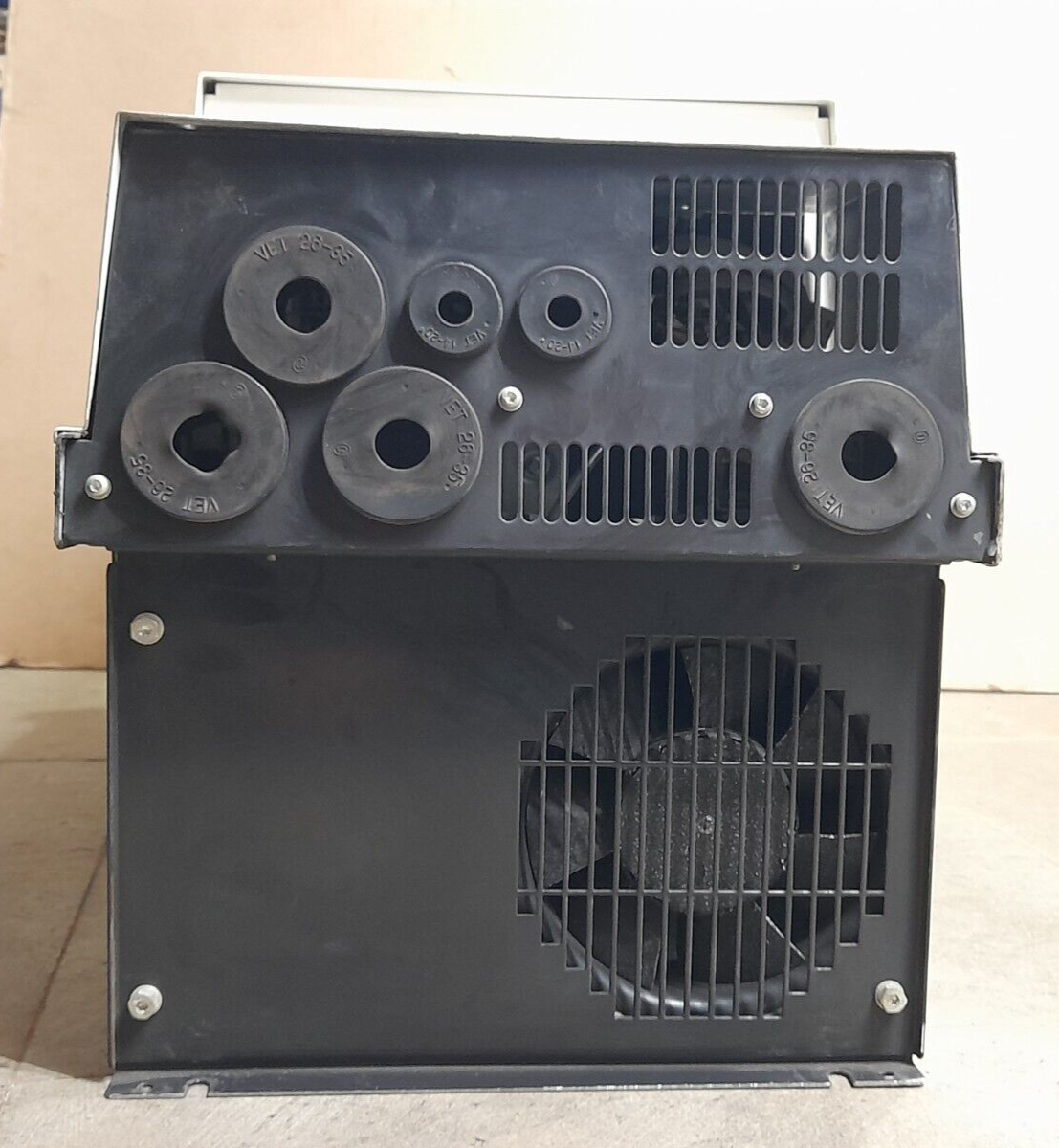 ABB ACS600 ACS61100255 000M1200901 AC Drive ACS61100255000M1200901 Code 64674382