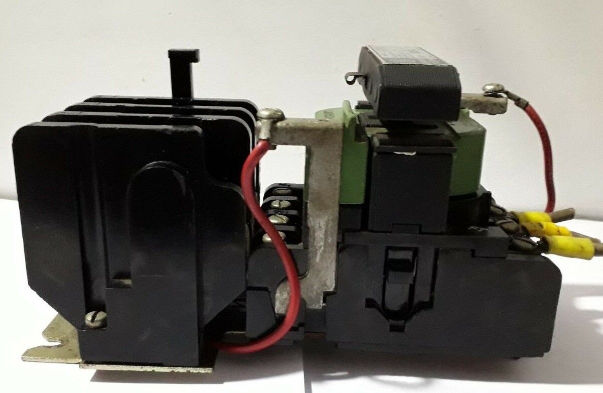 GE General Electric Nema Size 1 Contactor Starter CR206C0 115-120 Volt Coil