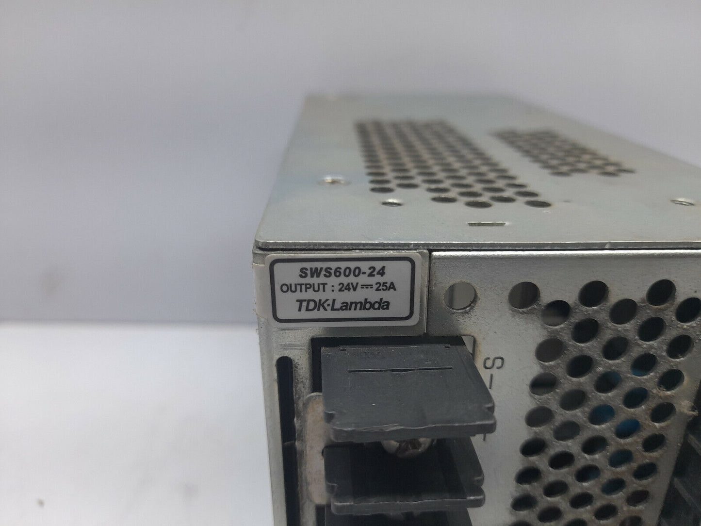 TDK-Lambda SWS600-24 Power Supply Input 100-240VAC 8.0A 50/60Hz Output 24V-25A